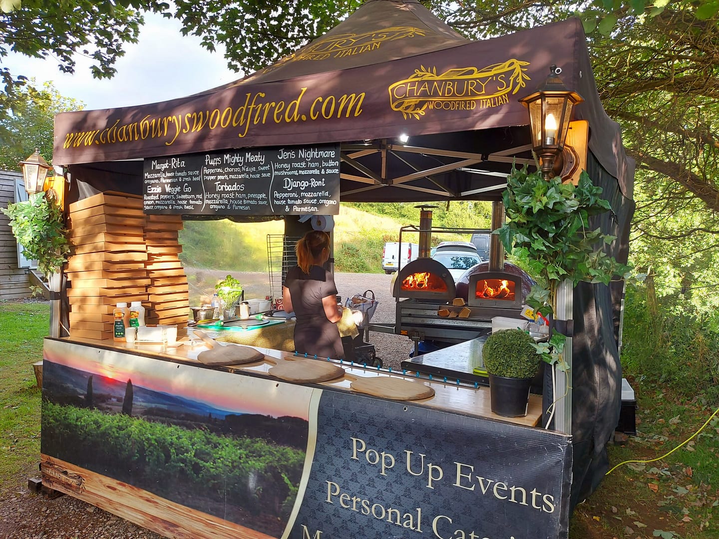 Chanbury's mobile catering for wediings and events. Set up with 2 woodfired ovens for a pizza buffet service.